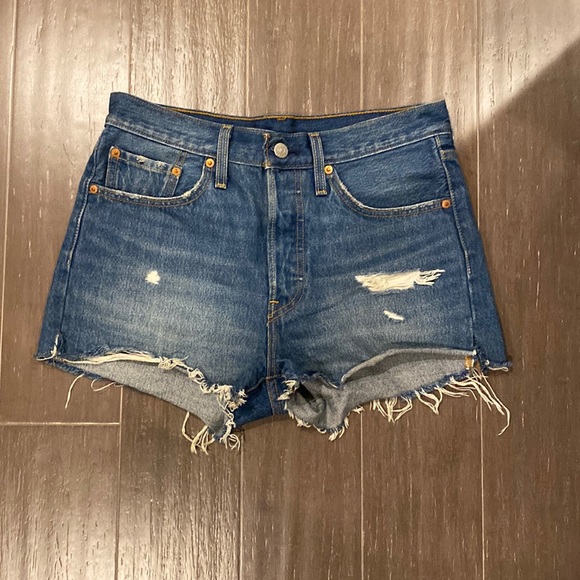 Levi’s 501 Jean shorts - Picture 1 of 3